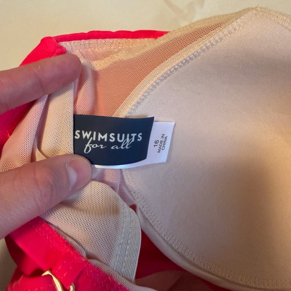 Swimsuit - Picture 4 of 5